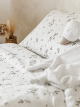 Load image into Gallery viewer, floral cotbed duvet set pillow