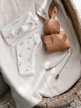 Load image into Gallery viewer, baby bottoms with matching headband bunny comforter