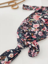 Load image into Gallery viewer, Quelques Fleurs Organic Baby Knotted Gowns - Norishor