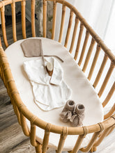 Load image into Gallery viewer, Organic Baby Bonnet & Bootie Set (Oat) - Norishor