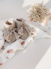 Load image into Gallery viewer, Organic Baby Bonnet & Bootie Set (Oat) - Norishor