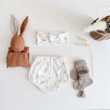 Load image into Gallery viewer, Baby White floral bloomers with matching headband