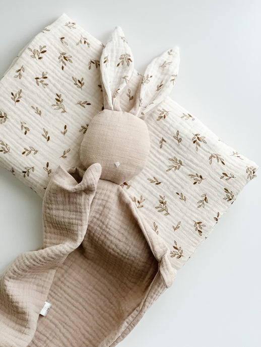 Baby Bunny Comforter & Blanket Bundle - Ecru Small Leaves