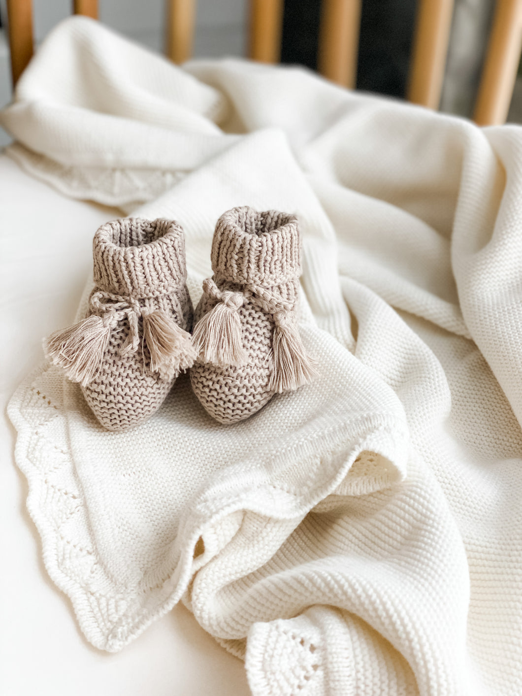 Knit Baby Gift Bundle - Blanket & Booties - Norishor